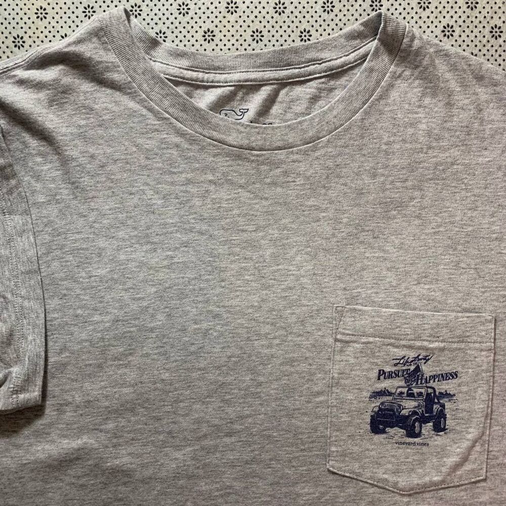 Vineyard Vines Pursuit of Happiness Jeep Graphic Pocket T-Shirt Mens XL Gray